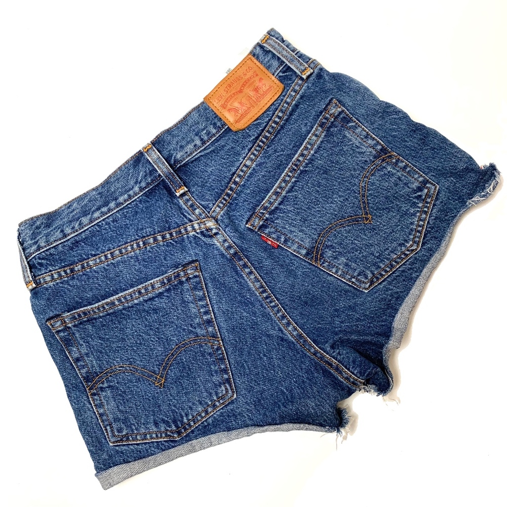 Levi's High Rise Jean Shorts White Oak Denim Mom